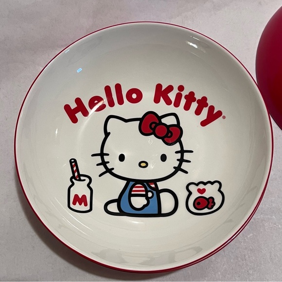 Hello Kitty Set of 4 Large Ceramic Bowls Red/White - Picture 3 of 9